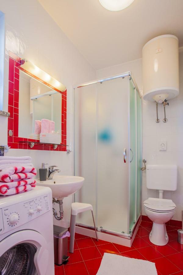 Apartman Madlen ツレス エクステリア 写真