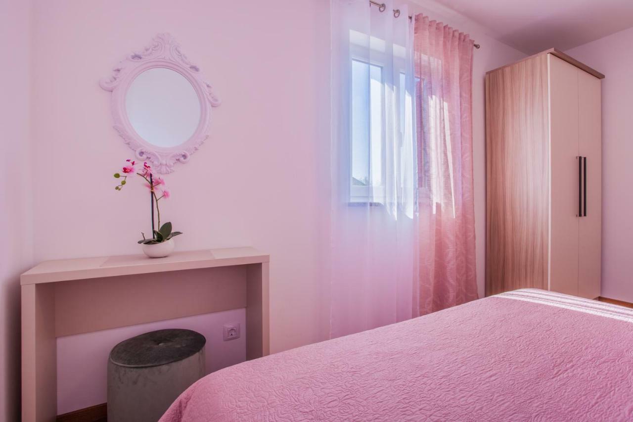 Apartman Madlen ツレス エクステリア 写真