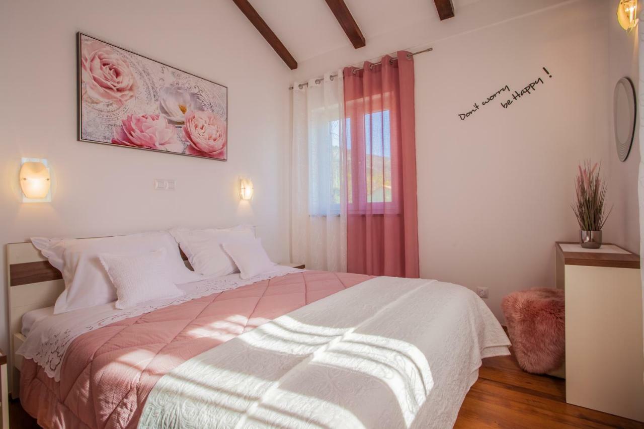 Apartman Madlen ツレス エクステリア 写真