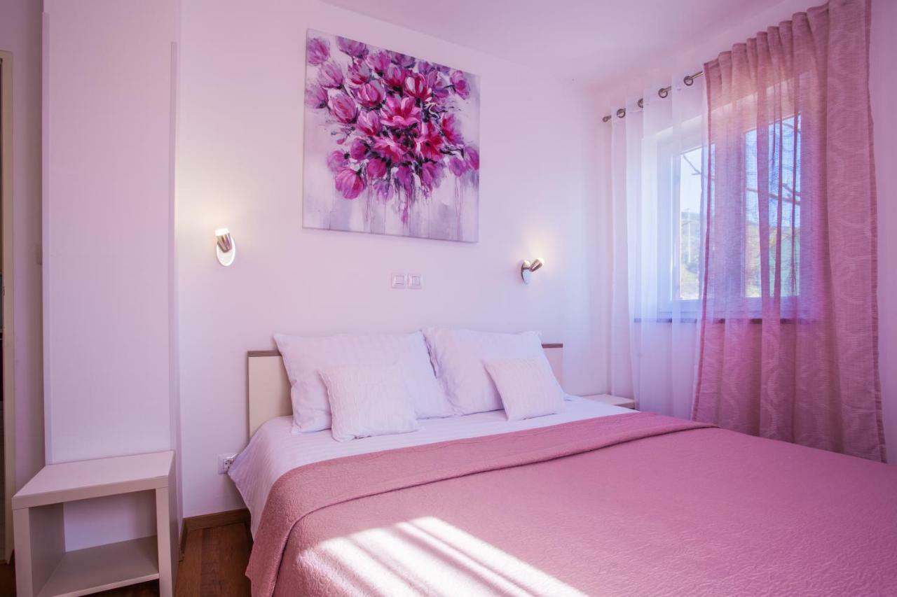Apartman Madlen ツレス エクステリア 写真